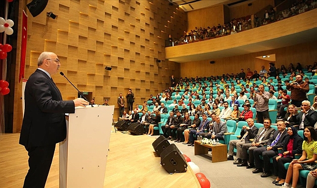 İzmir İktisat Kongresi binasının ilk misafirleri çocuklar oldu