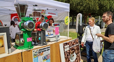 Karşıyaka'da ayaküstü lezzet şöleni