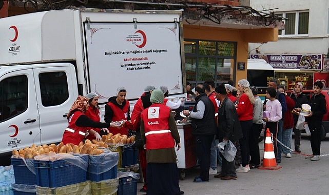 Kızılay’dan iftarlıklar tencerelere