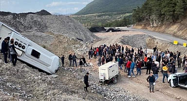 Maden işçilerini taşıyan servis devrildi, 9 kişi yaralandı
