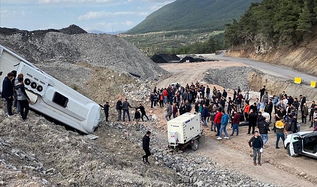 Maden işçilerini taşıyan servis devrildi, 9 kişi yaralandı