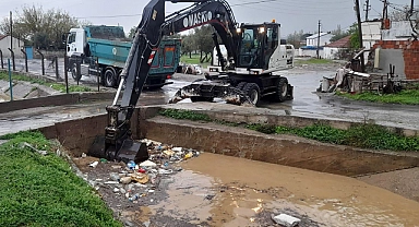 Manisa'da sağanak yağış etkili oluyor