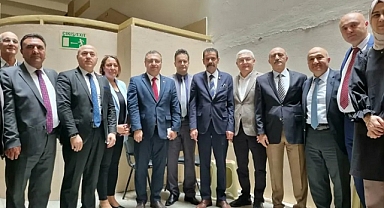 MHP İzmir Dört Koldan Sahada