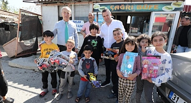 Narlıdere Belediyesi’nden Miniklere Bayram Sürprizi