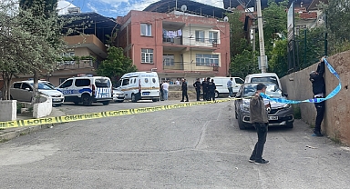 Polise baltayla saldırdı