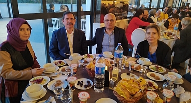 Siyasiler Efe, başkanın iftarında buluştu