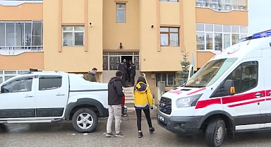 Üniversite öğrencisi  annesini öldürdü, babasını yaraladı