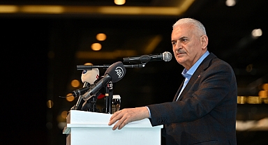 Yıldırım, İzmir'de düzenlenen iftar yemeğinde konuştu