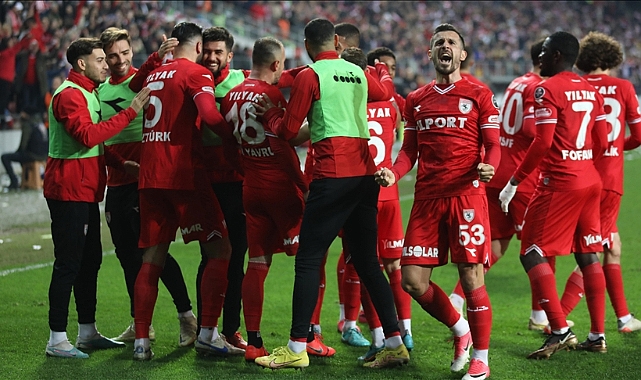 Yılport Samsunspor Süper Lig&#039;e yükselmeyi garantiledi