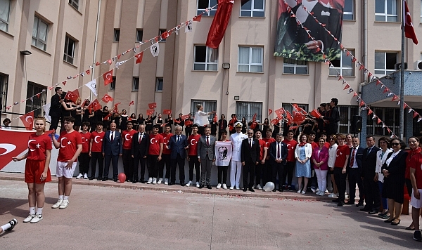 19 Mayıs Coşku İle Kutlanıyor