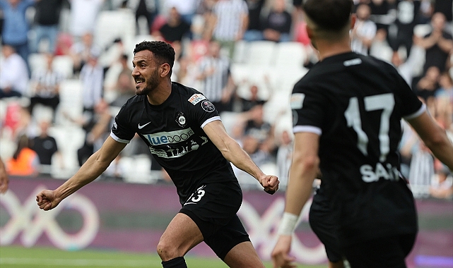 Altay kendi evinde güldü