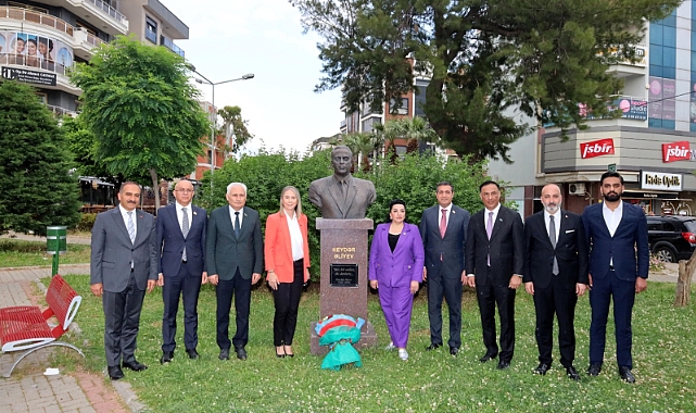Azeri milletvekillerinden İzmir çıkarması