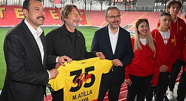 Bakan Kasapoğlu, Göztepe Kulübünü ziyaret etti: