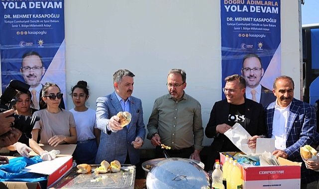 Bakan Kasapoğlu Seferihisar'da Millet Bahçesi yapılacak alanda incelemelerde bulundu