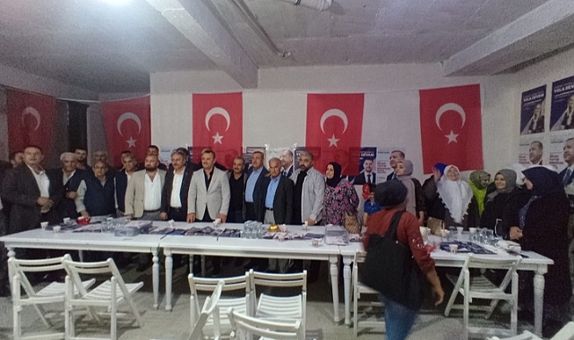 Bayraklı’da CHP’li üyeler toplu bir şekilde AK Parti’ye geçti