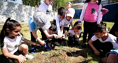 Bu fidanlar onlarla birlikte büyüyecek