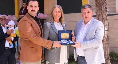 Ceyda Vekil Kınık'ta Gönülleri Fethediyor