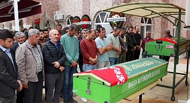 Son yolculuklarına uğurlandılar!