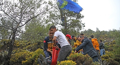 Fethiye'de rüzgarda paraşütcüler sürüklendi
