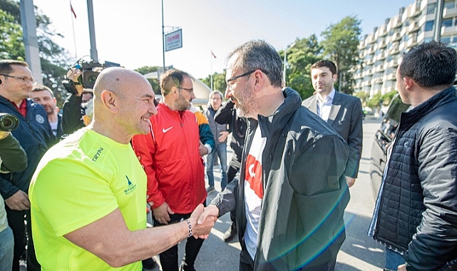 İşte siyasette görmek istediğimiz görüntüler