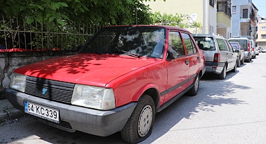 İzmir'de 21 aracın lastiklerini bıçakla patlatan zanlı yakalandı