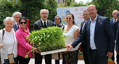 İzmir'de 312 bin sebze fidesi dağıtıldı