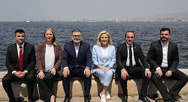 İzmir'de AK Parti milletvekilleri mazbatalarını aldı