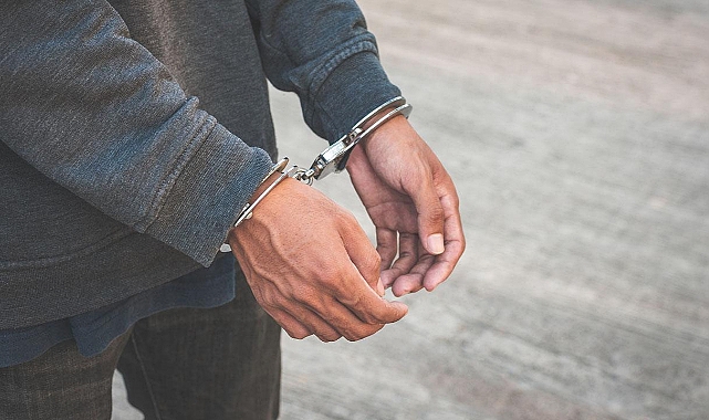 İzmir'de dolandırıcılık operasyonu: 180 gözaltı