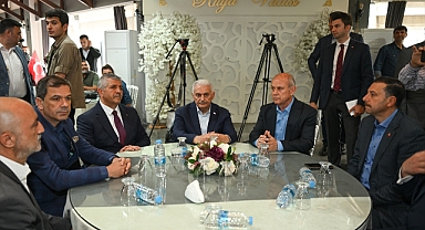 İzmir'de muhtarlar ve sivil toplum kuruluşu temsilcileriyle buluştu