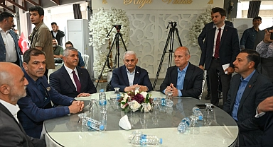 İzmir'de muhtarlar ve sivil toplum kuruluşu temsilcileriyle buluştu