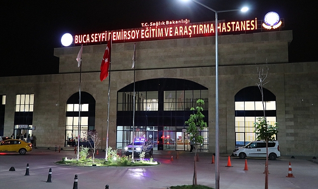 İzmir'de parktaki bıçaklı kavgada 17 yaşındaki genç öldü