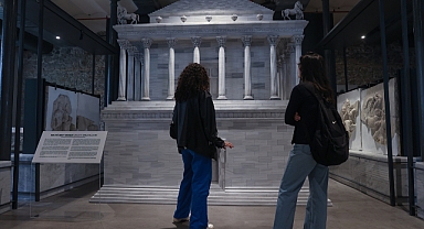 "İzmir Kültür Sanat Fabrikası" eşsiz eserleriyle ziyaretçilerini karşılıyor