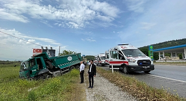 Manisa'da zincirleme trafik kazasında 12 kişi yaralandı