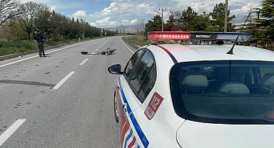 Minibüsün çarptığı motosikletin sürücüsü hayatını kaybetti