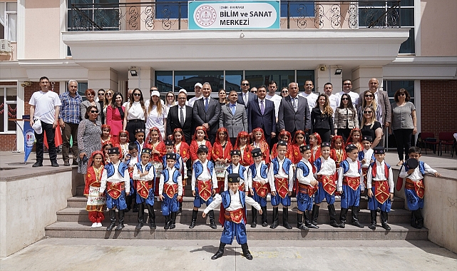 Petkim'in İzmir'de yaptığı okul kendi enerjisini üretecek