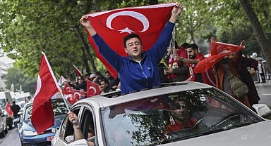 Türkiye'nin dört bir yanında kutlamalar başladı