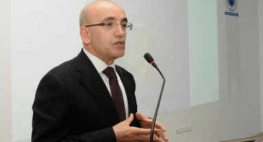 Bakan Şimşek'ten 'ekip' vurgulu İngilizce paylaşım