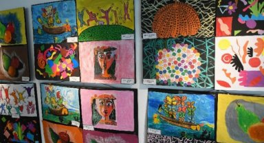 İzmir Karabağlar'da kursiyerlerin yıl sonu sergisi