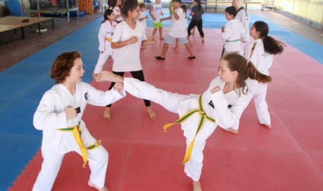 Karabağlar'da spor zamanı