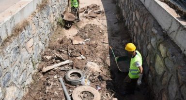 Manisa'da dere yatağından çıkan atıklar pes dedirtti!