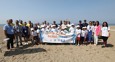 Menderes’te Mavi Bayraklar Göndere Çekildi