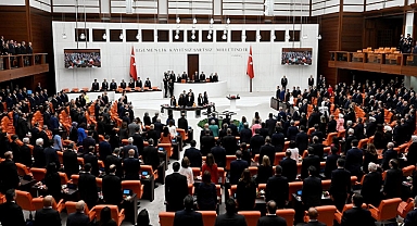 Partiler grup kurma hazırlığında..