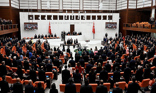 Partiler grup kurma hazırlığında..