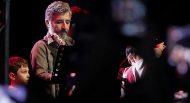 Ali Kınık şarkılarını Kütahyalılar için söyledi