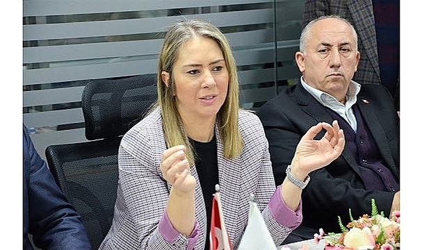 "Biz hizmet ederiz siz şov yaparsınız"