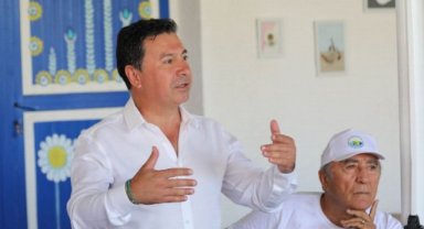 Bodrum'da Başkan Aras vatandaşları dinliyor