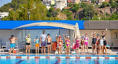 Haydi çocuklar havuza!