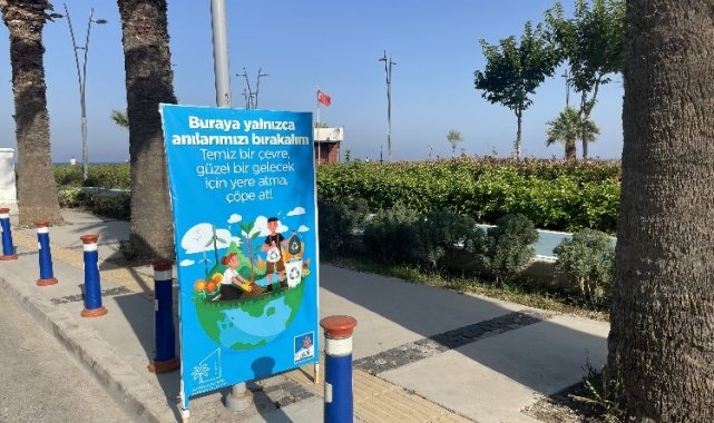 İzmir Narlıdere&#039;de &#039;temiz çevre&#039; için afişli farkındalık