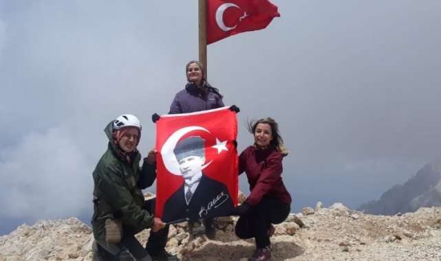Manisalı dağcılardan bayramda iki tırmanış