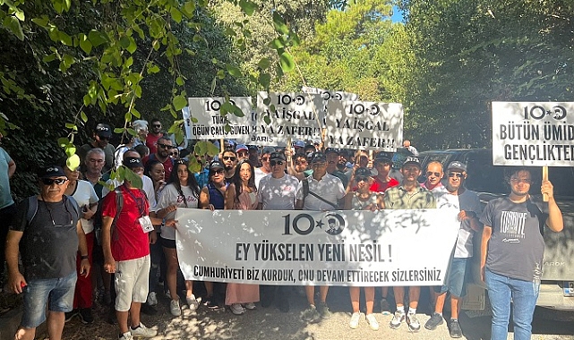 Prof. Dr. Ümit Özdağ, 100. Yıl Cumhuriyet Doğa Yürüyüşü’ne Katıldı